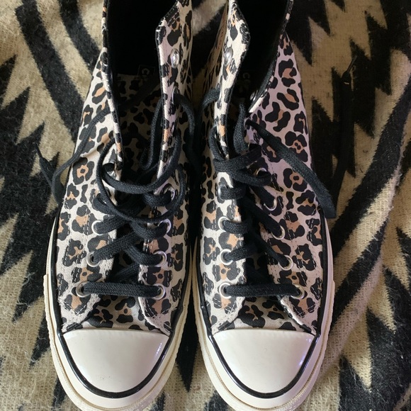 Men’s cheetah print hightop converse - Picture 2 of 2